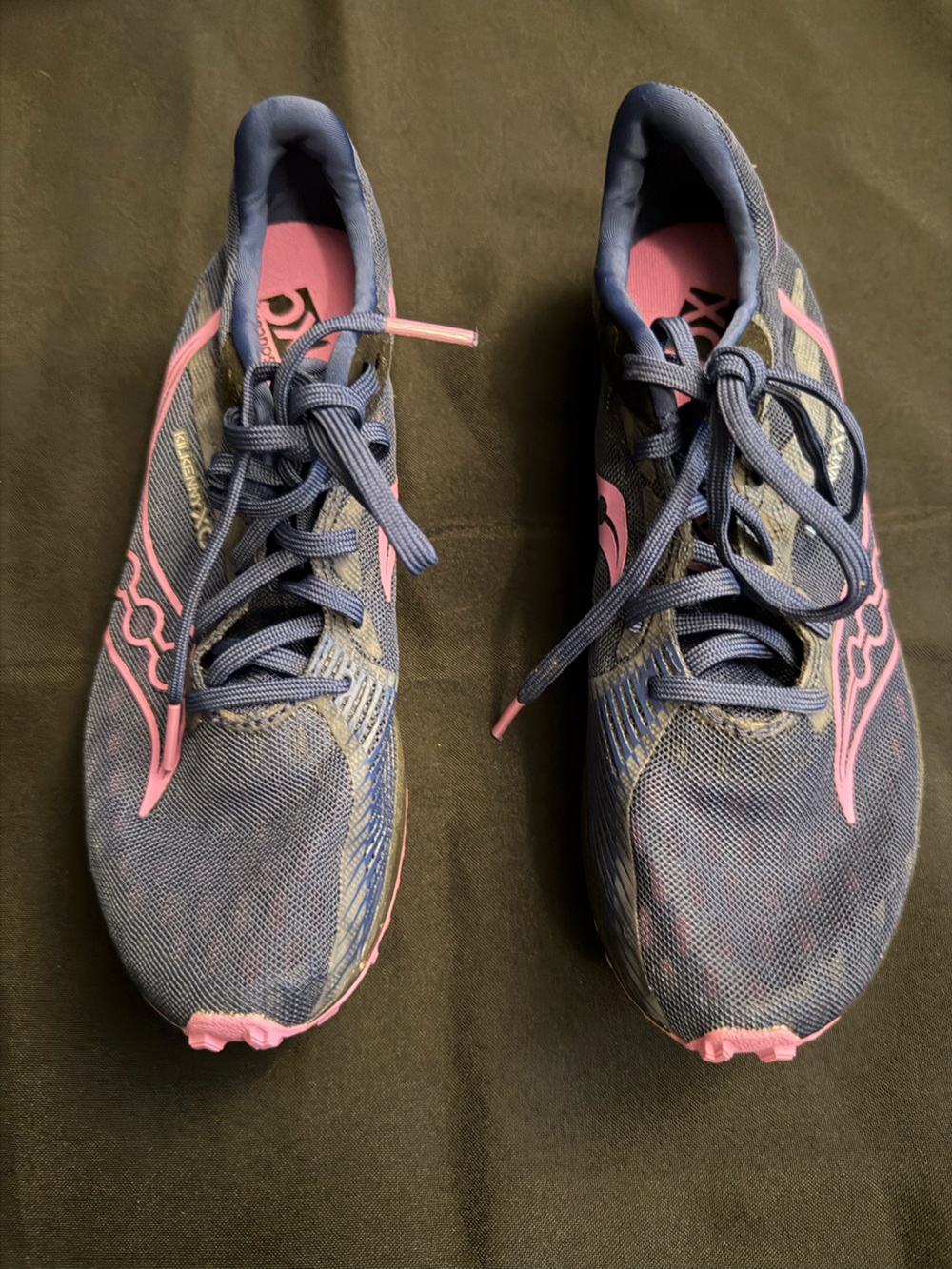 Saucony Women’s Kilkenny XC9 Cross Country Navy & Pink Spikes, 7.5